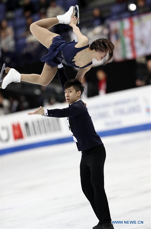 China's Sui Wenjing (Top) and Han Cong perform during the pairs short program of the ISU World Figure Skating Championships 2017 in Helsinki, Finland, on March 29, 2017. Sui and Han took the first place of the short program with 81.23 points. (Xinhua/Liu Lihang)