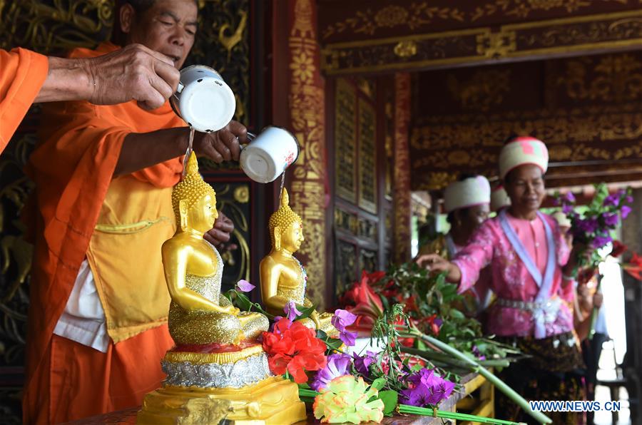 CHINA-YUNNAN-WATER SPLASHING FESTIVAL-CELEBRATIONS (CN) 