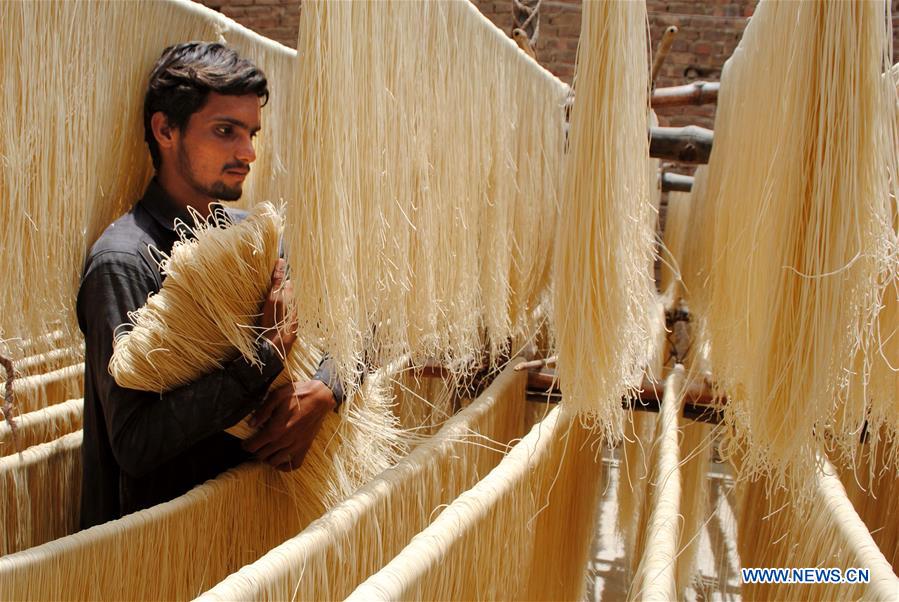 PAKISTAN-RAWALPINDI-RAMADAN-VERMICELLI