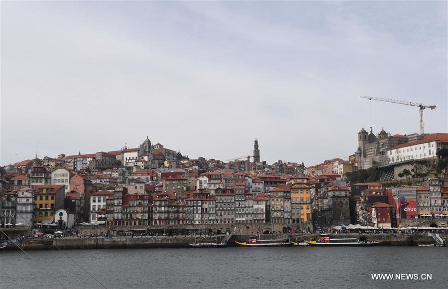 PORTUGAL-PORTO-DOURO RIVER-SCENERY