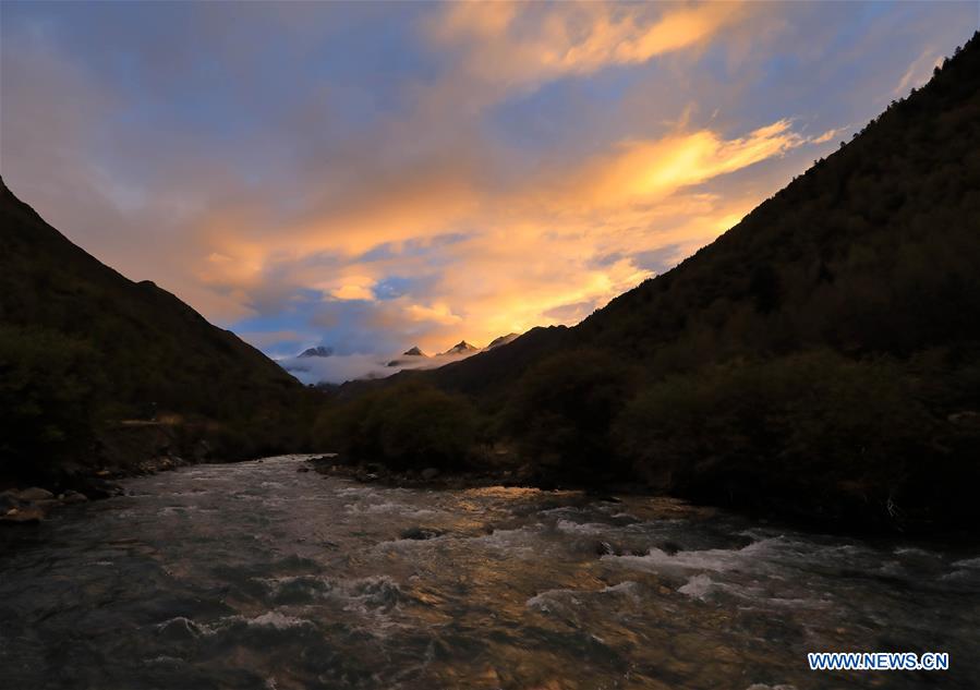 CHINA-SICHUAN-SIGUNIANG MOUNTAIN-SCENERY (CN)