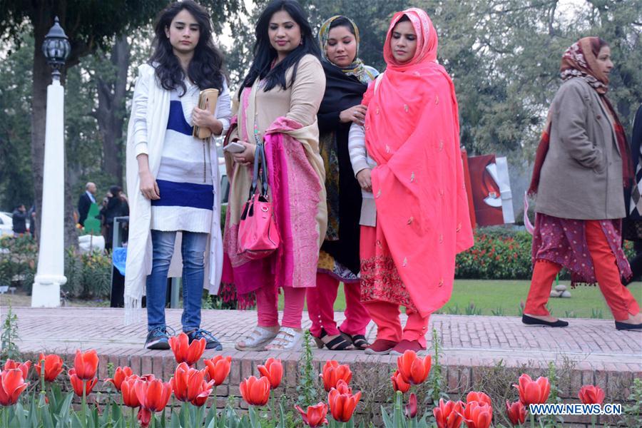 PAKISTAN-LAHORE-TULIP-FLOWERS