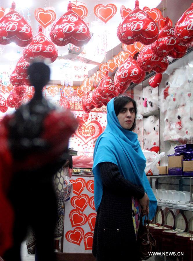 PAKISTAN-PESHAWAR-VALENTINE'S DAY-PREPARATION