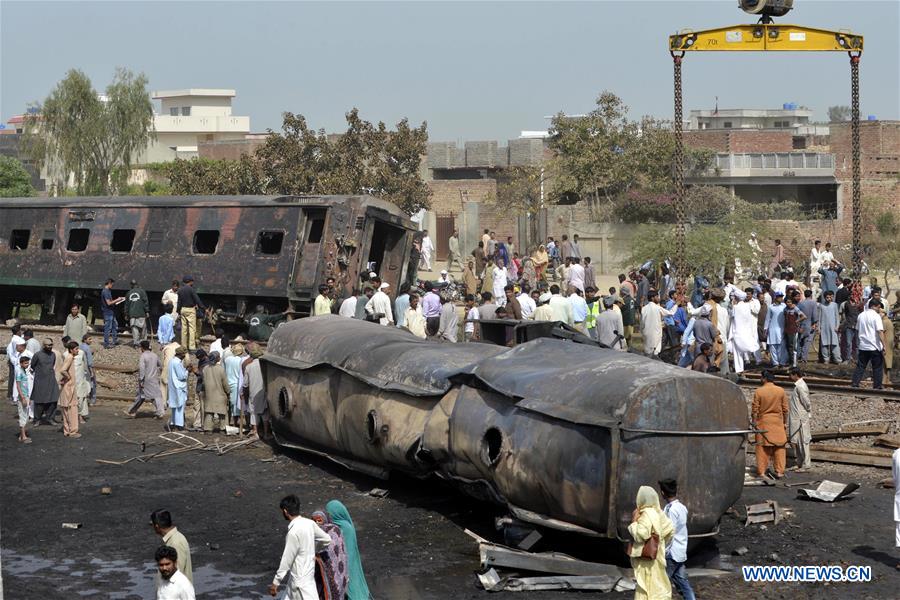 PAKISTAN-SHEIKHUPURA-TRAIN-ACCIDENT