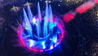 Musical fountain attracts visitors in east China