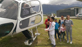 6 Chinese tourists airlifted out of quake-hit town in New Zealand