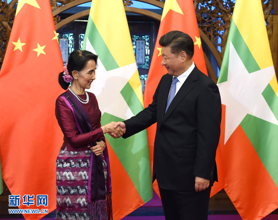  8月19日，國家主席習近平在北京釣魚臺國賓館會見緬甸國務資政昂山素季。 新華社記者 饒愛民 攝