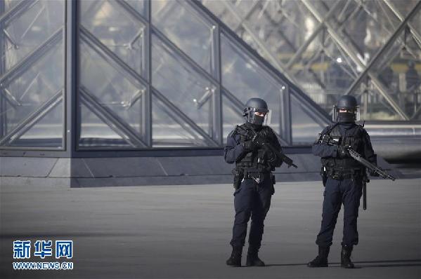 （外代一線）（3）一男子在盧浮宮持刀行兇　法國政府稱此事具恐襲特徵