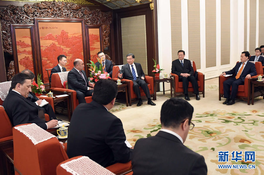 4月18日，國務院副總理汪洋在北京中南海紫光閣會見烏茲別克斯坦副總理兼農業水利部部長米爾扎耶夫一行。 新華社記者 張鐸 攝