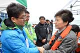 韓國總統樸槿惠重返客輪救援現場詢問進度