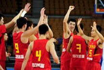 中國隊逆轉戰勝日本 3勝1負晉級男籃亞洲杯淘汰賽