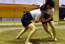 實拍日本女性相撲選手