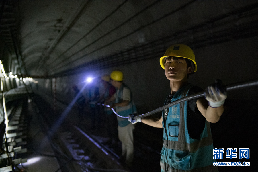 与时间赛跑的城市建设者