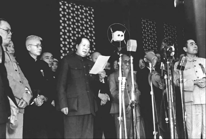 1949年10月1日,中华人民共和国开国大典在北京举行.