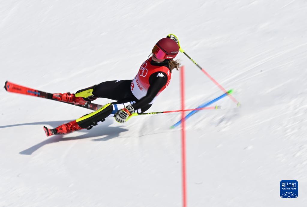 高山滑雪女子回转比赛赛况_北京2022年冬奥会_新华网