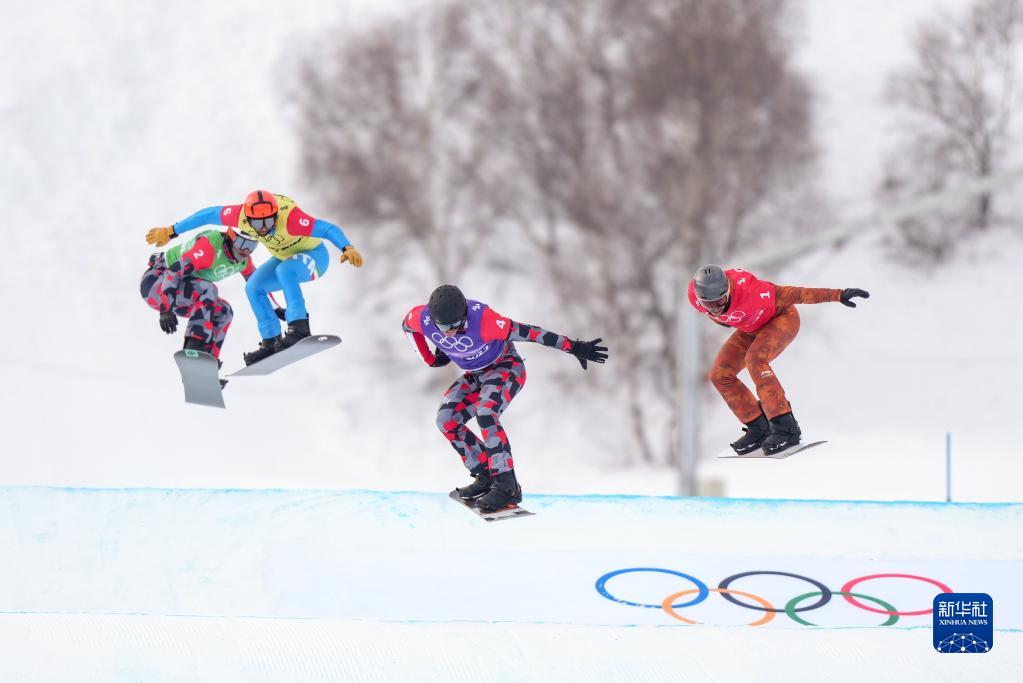 单板滑雪奥地利选手获得男子障碍追逐比赛金牌