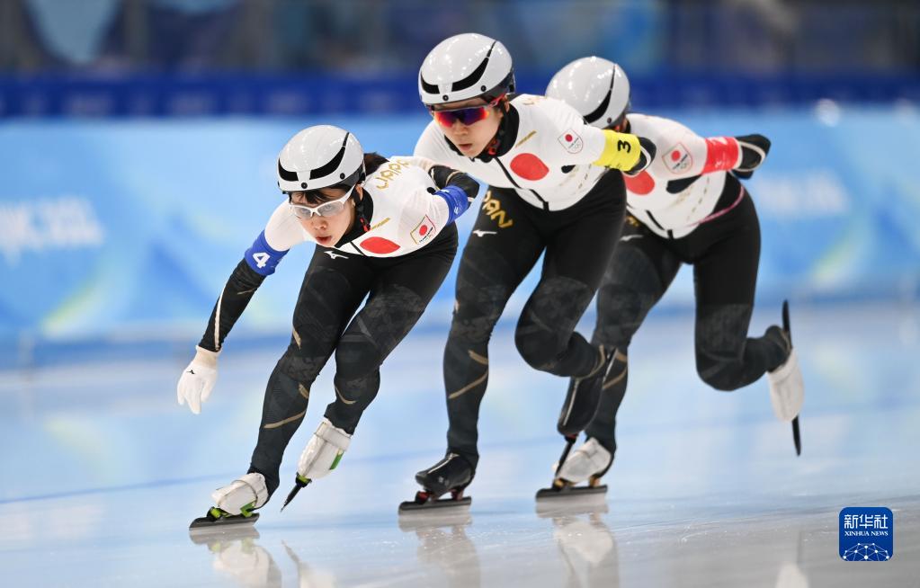当日,北京2022年冬奥会速度滑冰女子团体追逐1/4决赛在国家速滑馆"