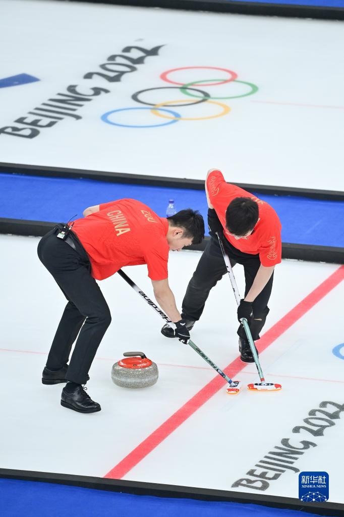 冰壶男子循环赛:中国队不敌英国队_北京2022年冬奥会