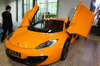 迈凯轮MP4-12C