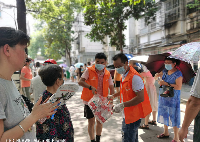 常德体彩为社区疫情防控"撑出一片荫凉"