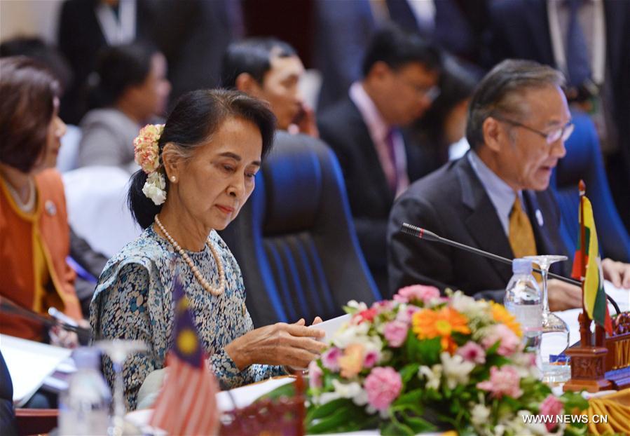 LAOS-VIENTIANE-ASEAN-CHINA-FOREIGN MINISTERS MEETING