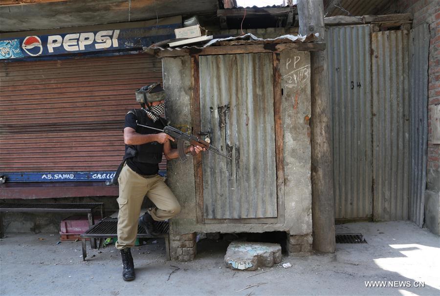 KASHMIR-SRINAGAR-GUNFIGHT