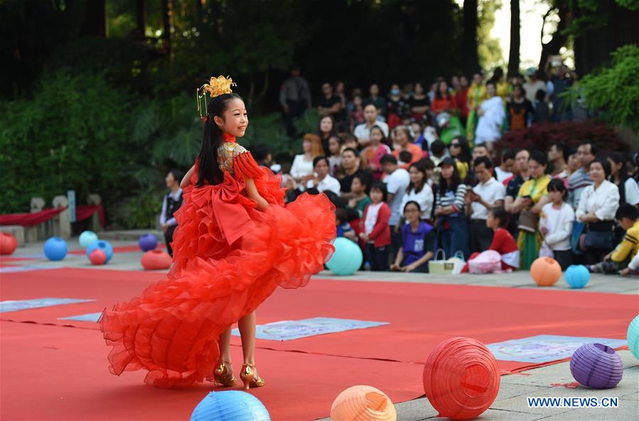 CHINA-FUJIAN-MODEL SHOW (CN)