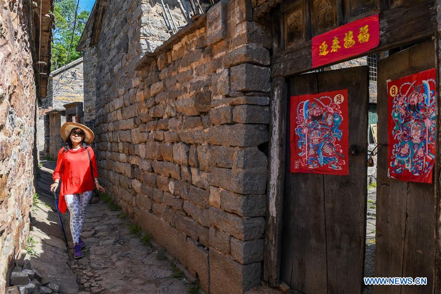 CHINA-HENAN-GUOLIANG VILLAGE-CLIFF ROAD (CN)