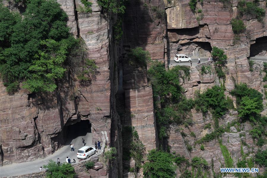 CHINA-HENAN-GUOLIANG VILLAGE-CLIFF ROAD (CN)