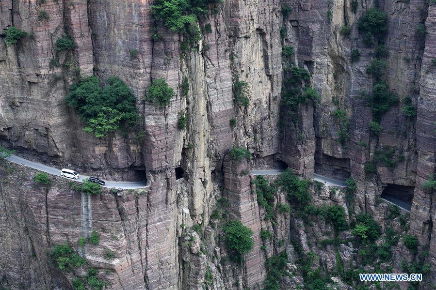 CHINA-HENAN-GUOLIANG VILLAGE-CLIFF ROAD (CN)