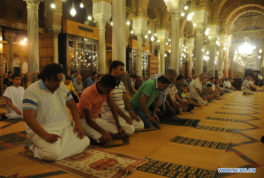 Tunisian Muslims pray during holy month of Ramadan Xinhua English