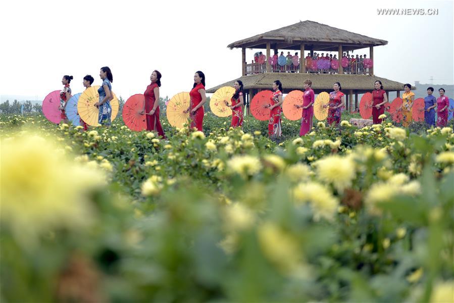 #CHINA-HEBEI-SHAHE-CHEONGSAM SHOW (CN)