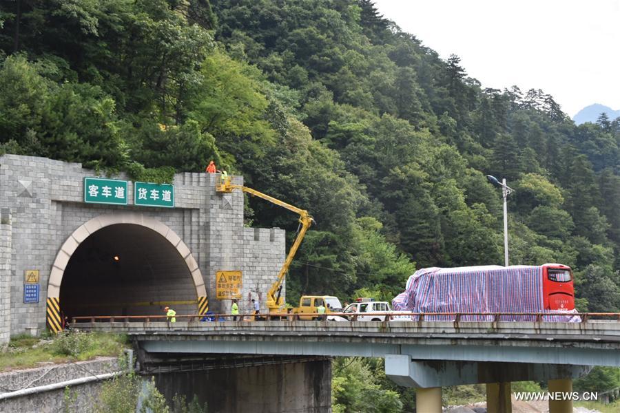 CHINA-SHAANXI-EXPRESSWAY ACCIDENT (CN)