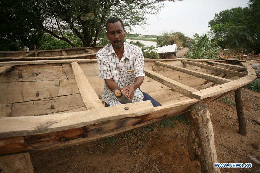 SUDAN-OMDURMAN CITY-WOODEN BOATS