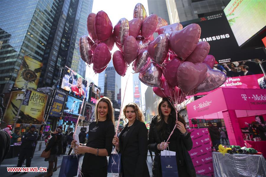 U.S.-NEW YORK-TIMES SQUARE-VALENTINE'S DAY