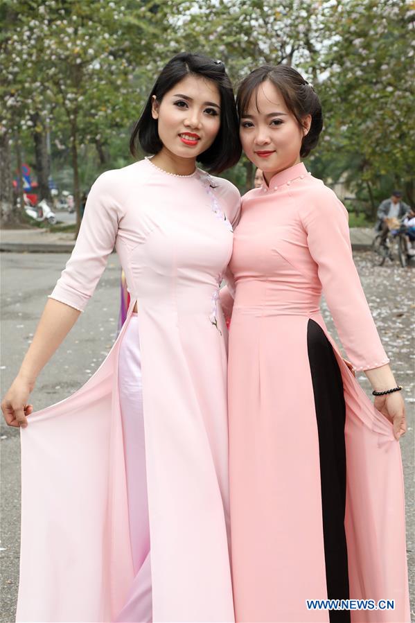 Vietnamese Traditional Costume “Ao Dai” Seen on Runway - People's
