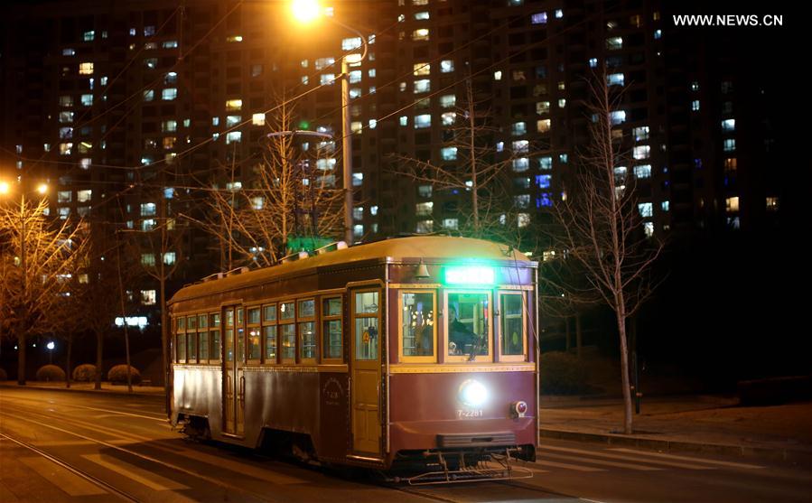 CHINA-LIAONING-DALIAN-TRANSPORT-WOMEN TRAM CREW (CN)