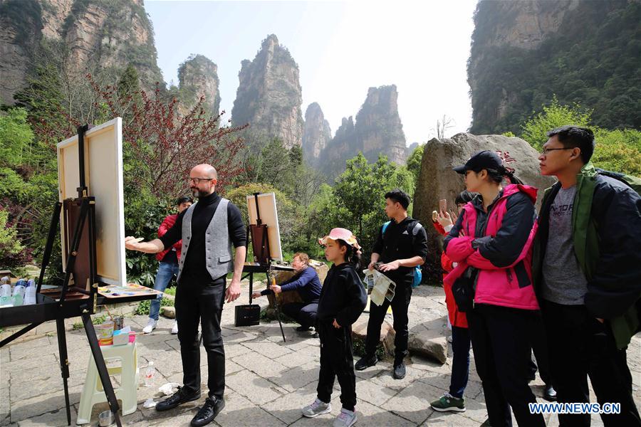 #CHINA-HUNAN-ZHANGJIAJIE GEOPARK-ITALIAN ARTISTS (CN*)