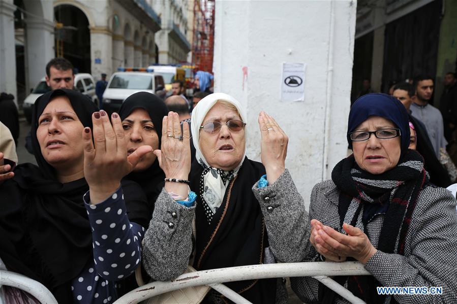 ALGERIA-ALGIERS-PLANE CRASH-MOURNING