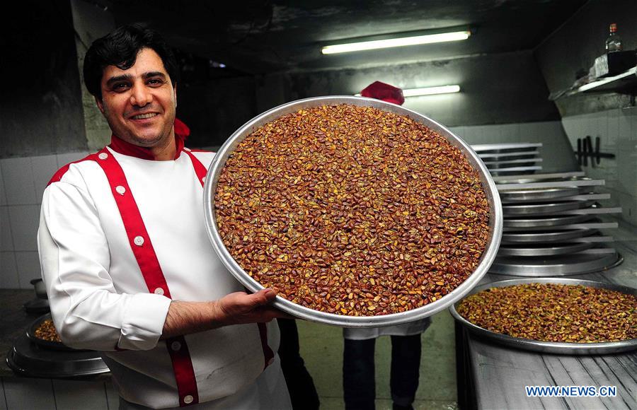 SYRIA-DAMASCUS-HARESA CAKE