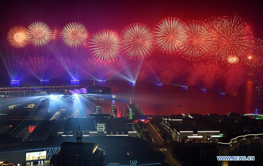 (SCO SUMMIT) CHINA-QINGDAO-SCO-LIGHTS-FIREWORKS-SHOW (CN)