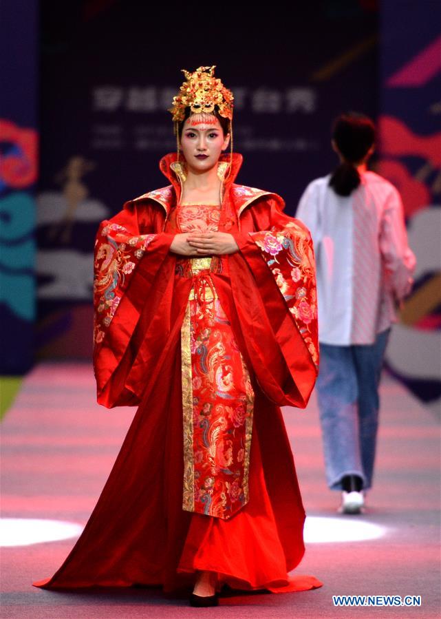 CHINA-XI'AN-FASHION SHOW (CN)