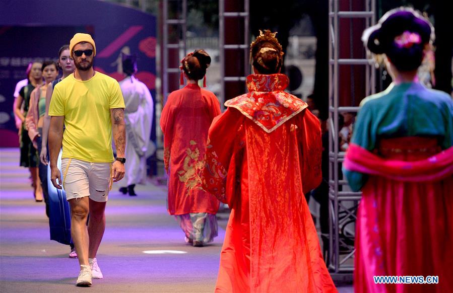 CHINA-XI'AN-FASHION SHOW (CN)