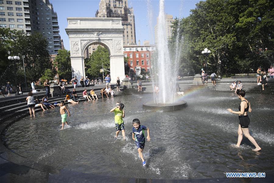 U.S.-NEW YORK CITY-WEATHER-HEAT