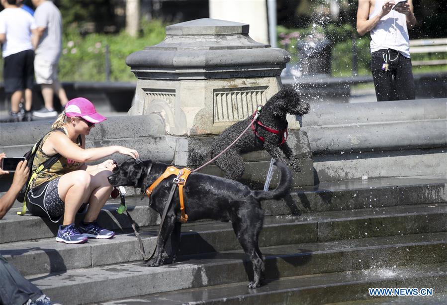 U.S.-NEW YORK CITY-WEATHER-HEAT