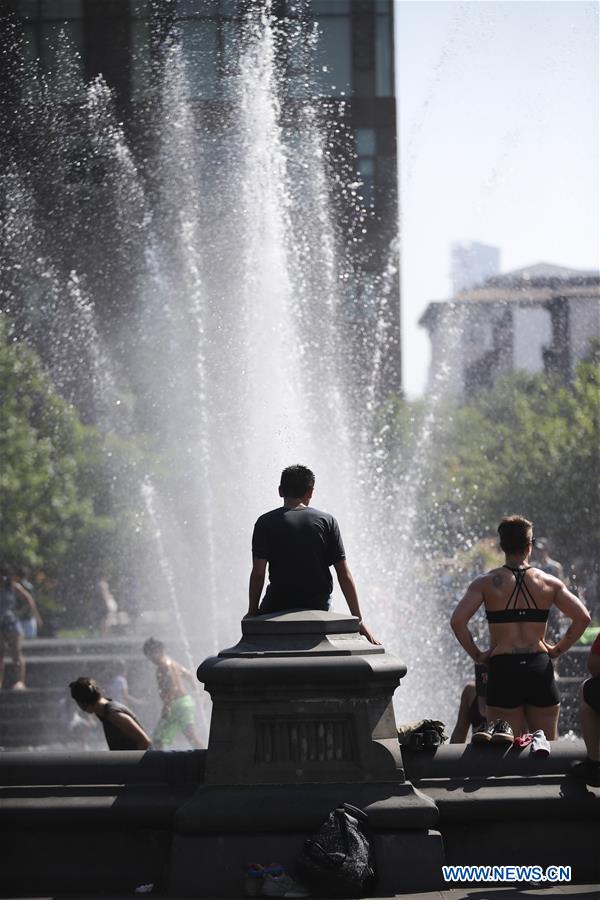 U.S.-NEW YORK CITY-WEATHER-HEAT