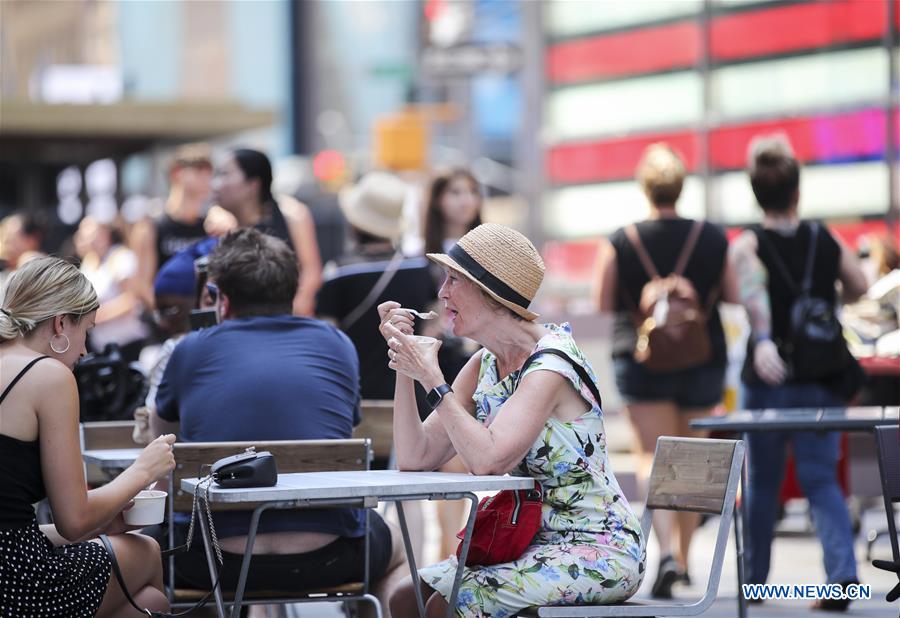 U.S.-NEW YORK CITY-WEATHER-HEAT