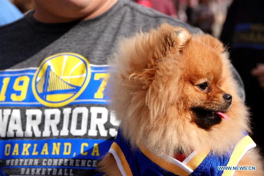 U.S.-CALIFORNIA-BURLINGAME-PET DOG-PARADE