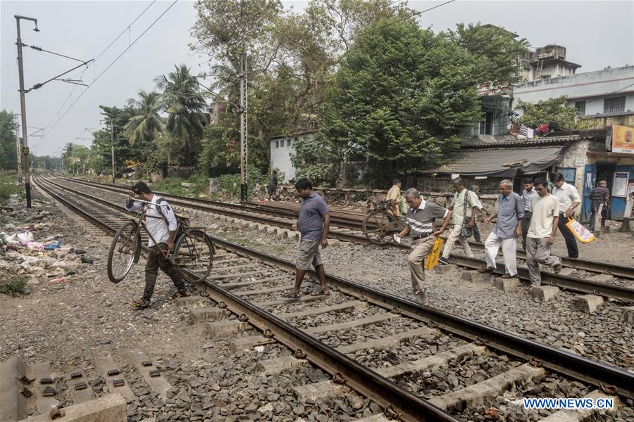 INDIA-KOLKATA-RAILWAY TRACK