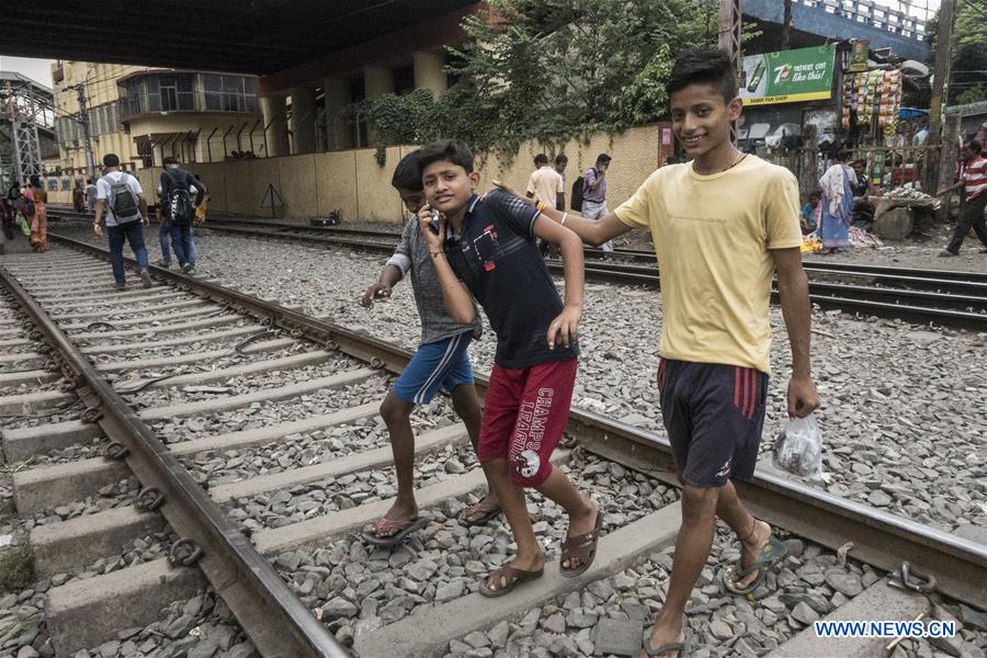 INDIA-KOLKATA-RAILWAY TRACK